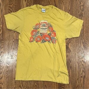 Junk Food Vintage Budweiser Beer Graphic T-Shirt Yellow/Red Floral Men’s Small